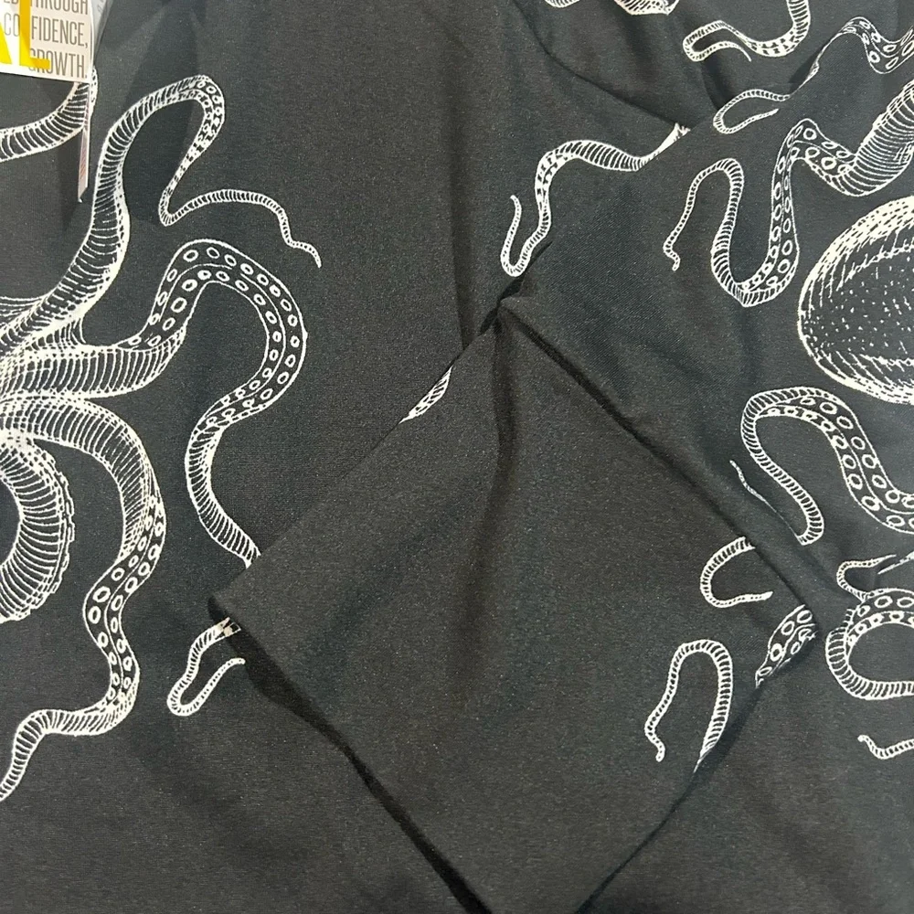 NWT LuLaRoe Amber 3XL Black Hoodie with White Octopus Design - Picture 3 of 9